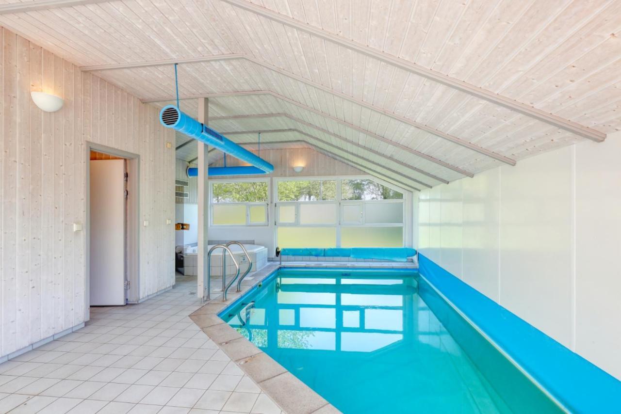 Kranich Ferienhaeuser Mit Innenpool Hohendorf  Exteriör bild